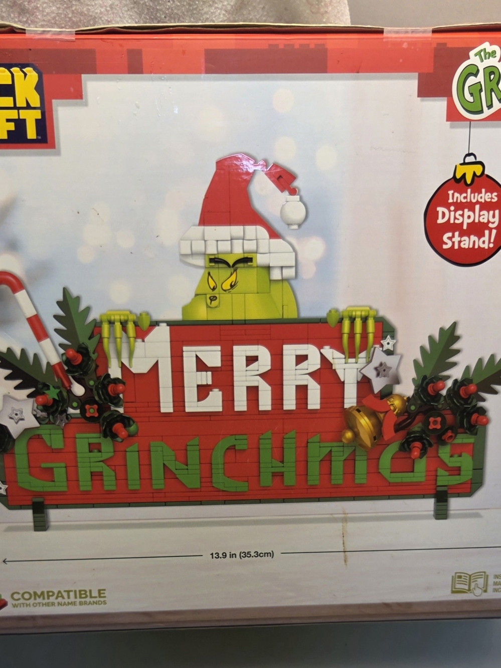 Dr. Seuss Grinch "Merry Grinchmas" Brick Craft 568 Pieces